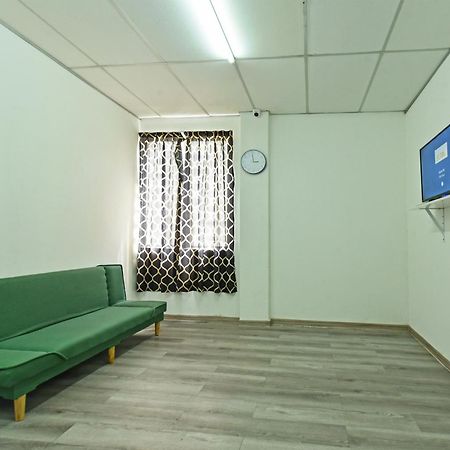 Spot On 90500 Sri Rampai Metro Hostel Kuala Lumpur Exterior foto